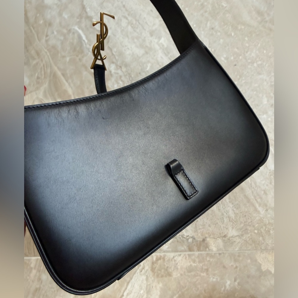 Saint Laurent Le 5 à 7 Smooth Leather Shoulder Bag Black Gold Hardware 2025 - Picture 12 of 15